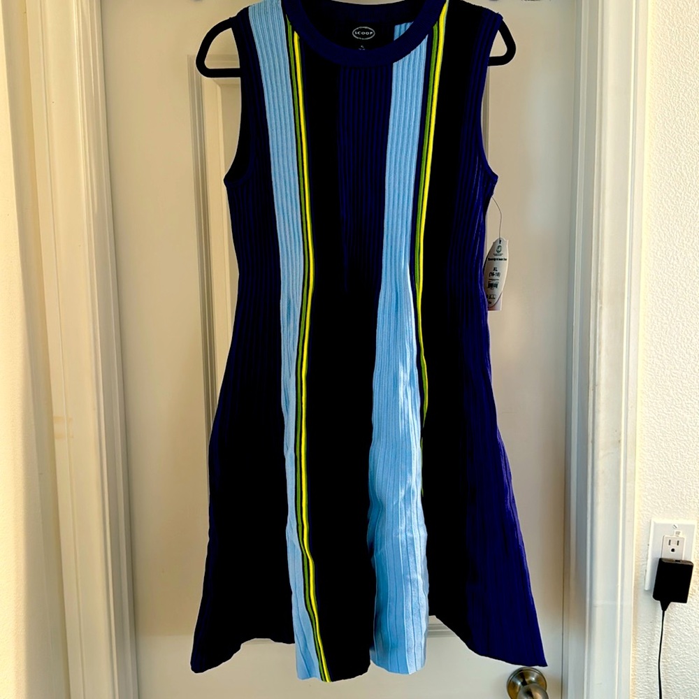 Sleeveless vertical stripe knit dress